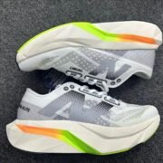 ⁦new balance fuelcell rebel v4⁩ - الصورة ⁦2⁩