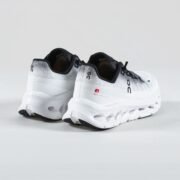 On Running Cloudtilt Black/Ivory - الصورة 3